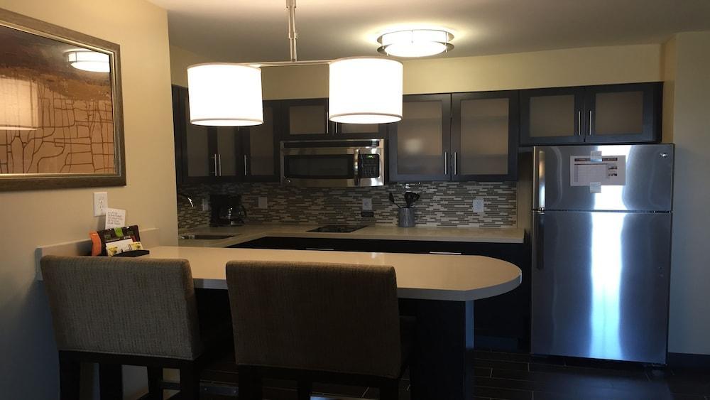Staybridge Suites Merrillville By Ihg Bagian luar foto