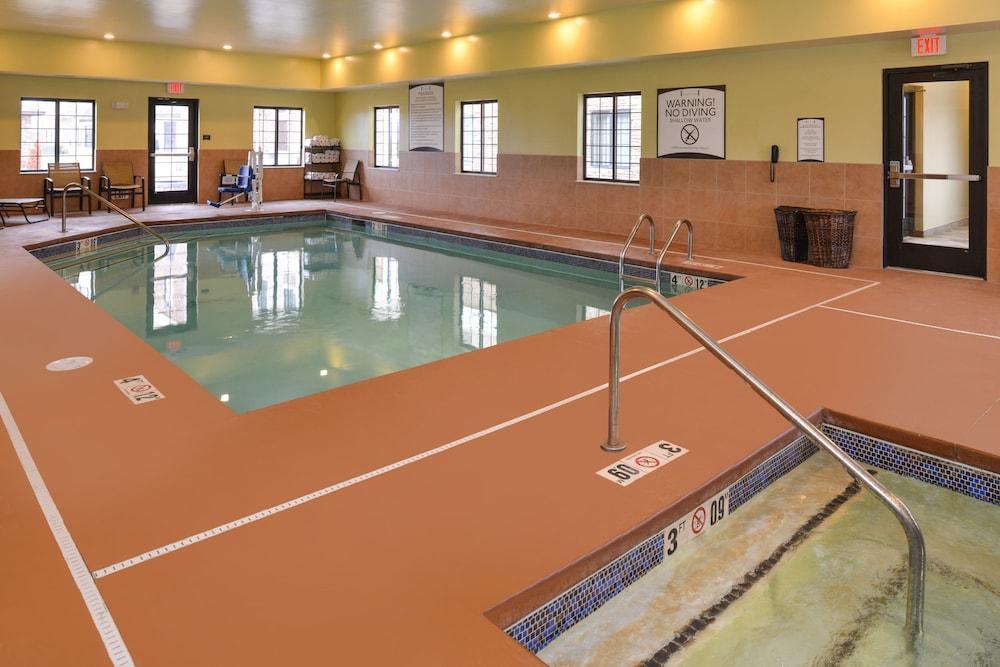 Staybridge Suites Merrillville By Ihg Bagian luar foto