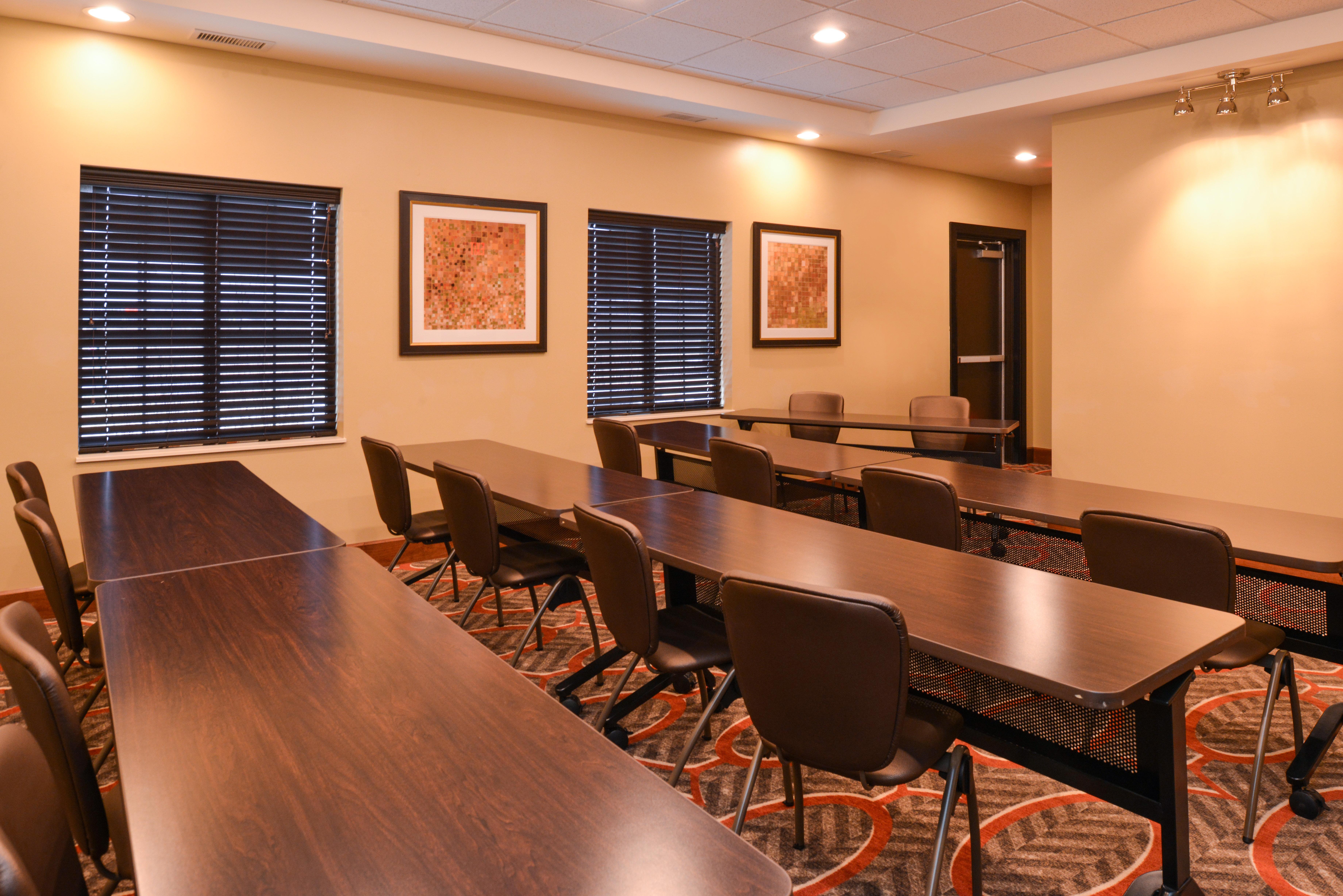 Staybridge Suites Merrillville By Ihg Bagian luar foto